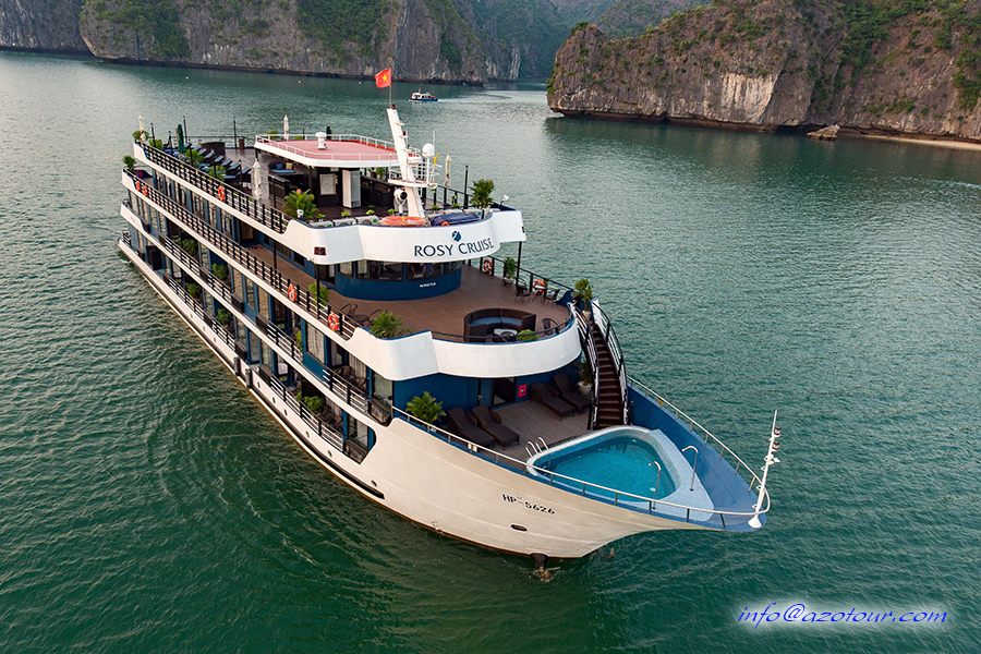 Rosy Cruise Lan Ha Bay